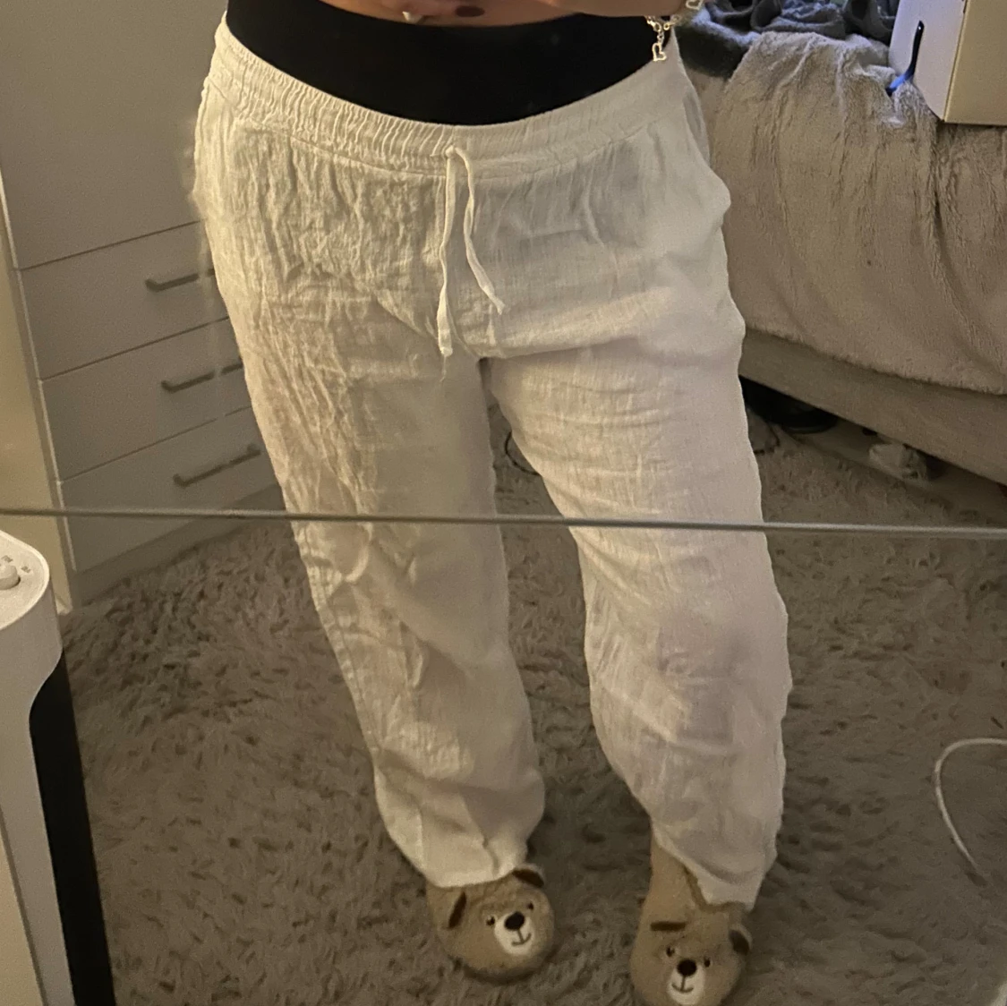 Vita linnebyxor med snörning