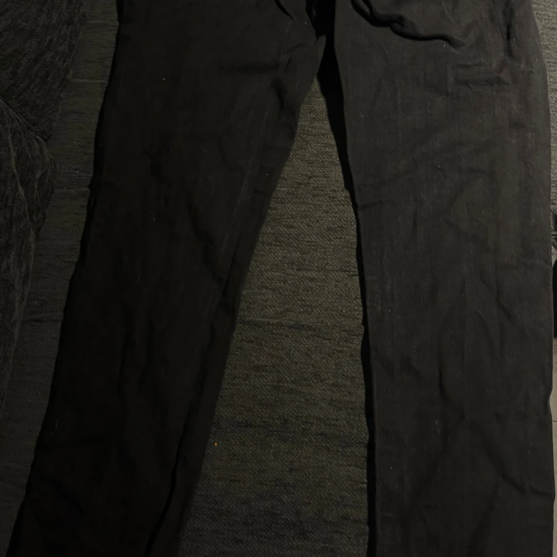 Svarta jeansbyxor i slim fit - 1