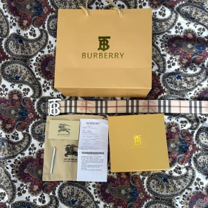  Burberry bälte -  Burberry bälte storlek 110 cm