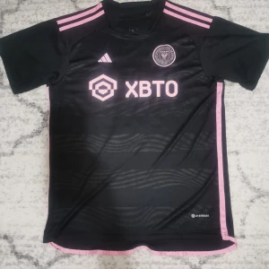 Inter Miami Messi matchtröja Adidas  - Det står xl men den är slim så den passar som L
