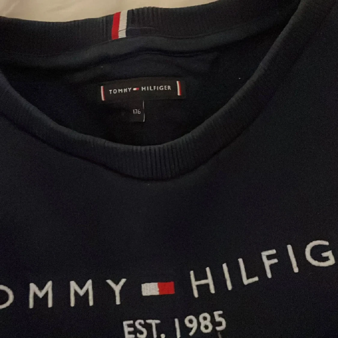 Mörkblå Tommy Hilfiger sweatshirt