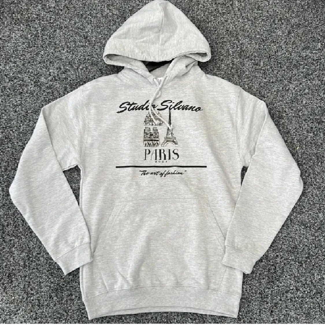 Grå hoodie Studio Silvano Paris