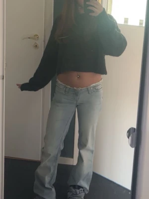 Stickad tröja - Stickad tröja från hm! Sälja pga används inte.