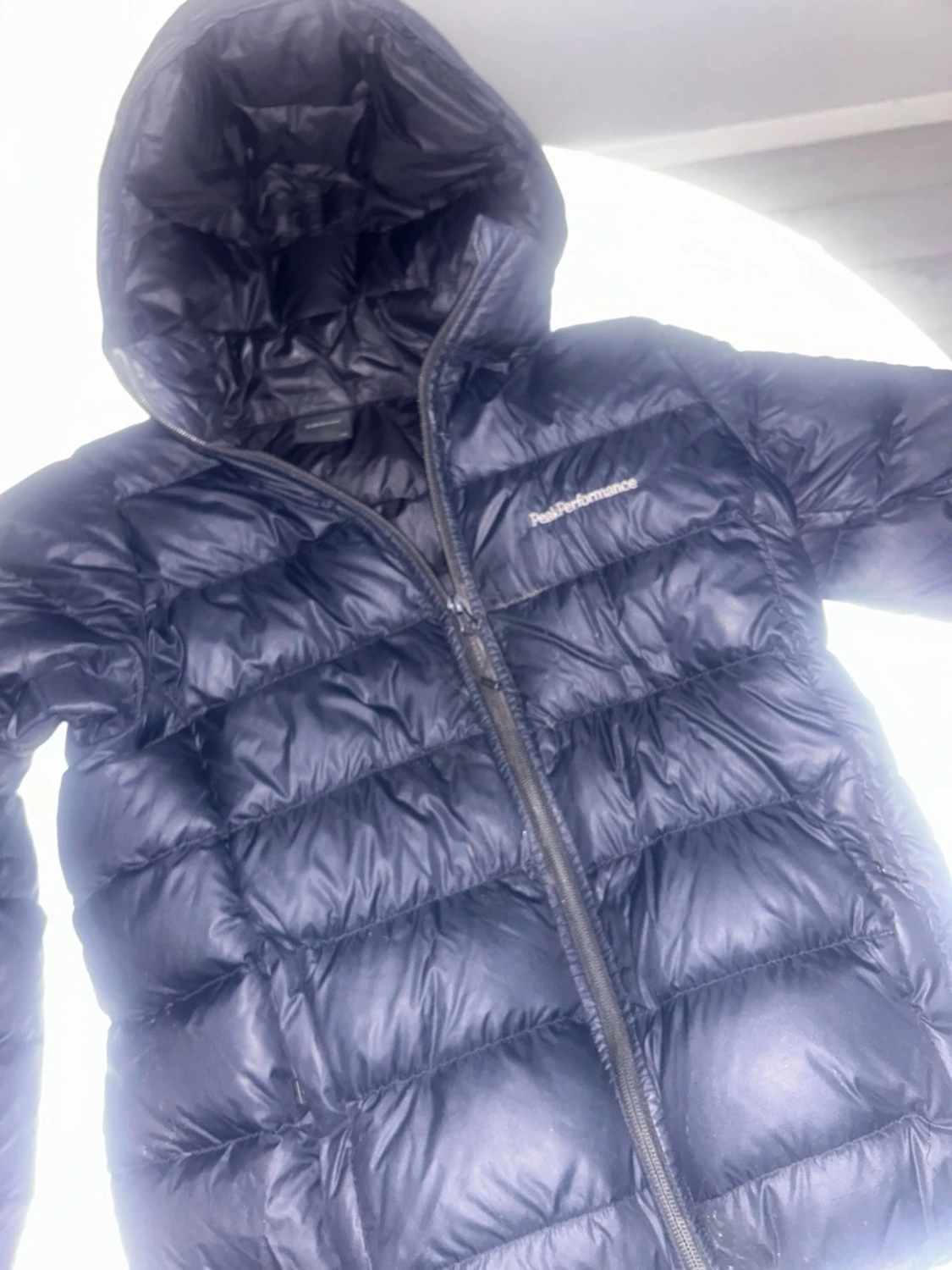 Svart dunjacka från Peak Performance - 2