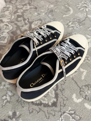 Dior sneakers - Säljer mina superfina dior sneakers! Superbra skick. 