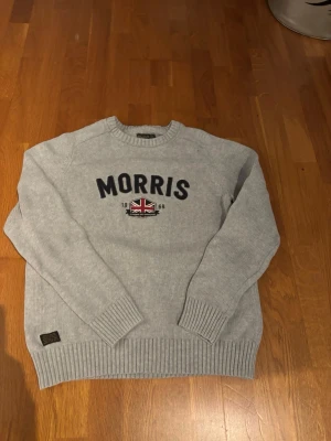 Morris Tröja - Skick 6/10 storlek S men aningen mindre, passar runt 165cm lång.
