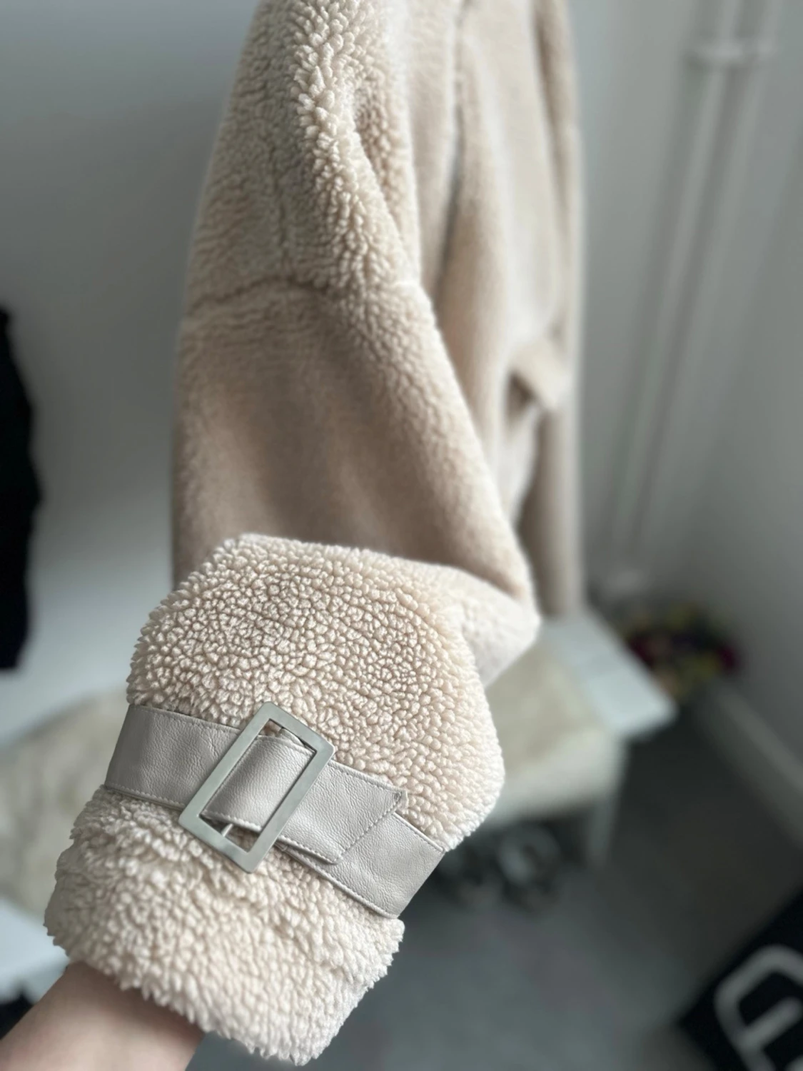 Beige teddyjacka med fickor - 2