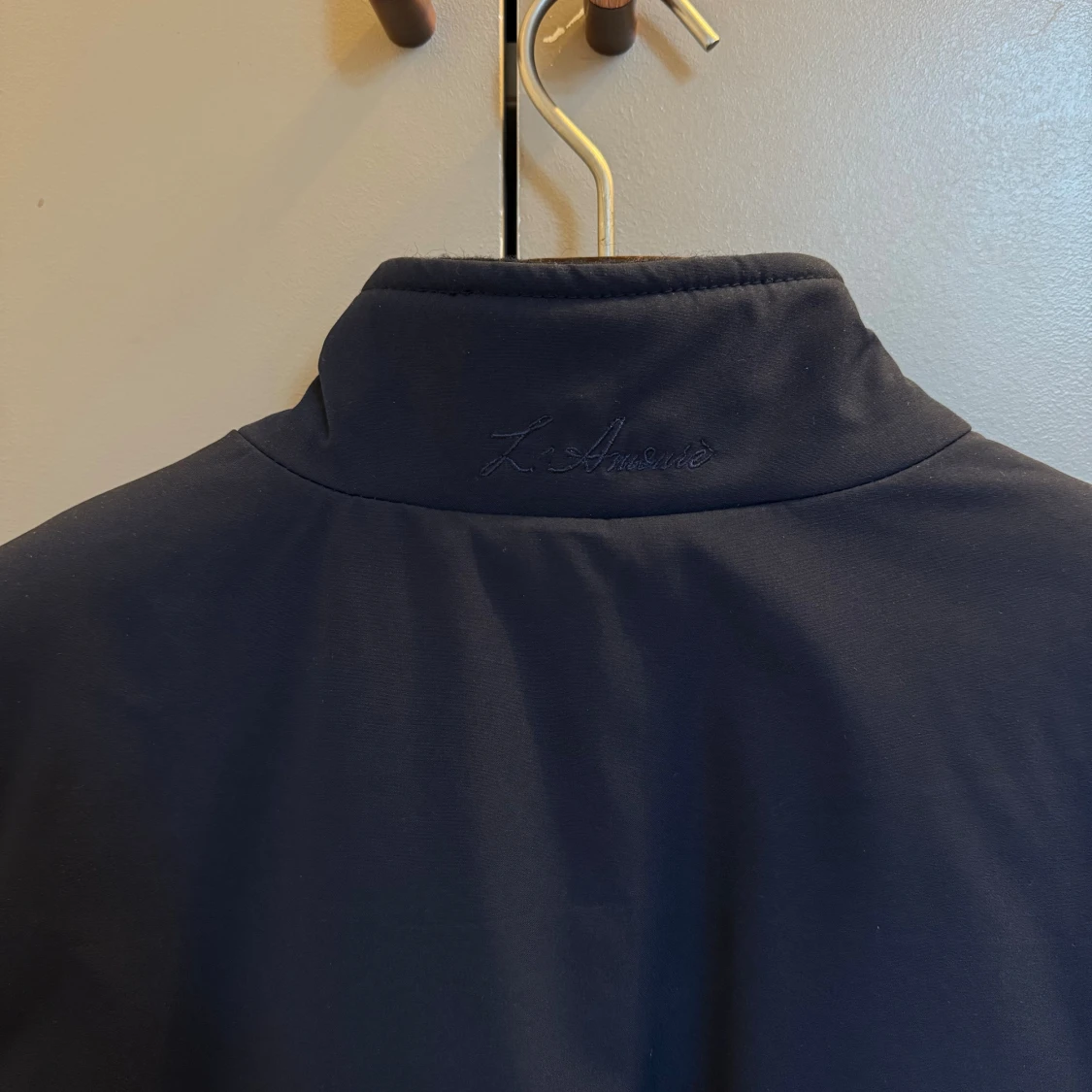 Mörkblå vändbar väst från L'Amoure - 2