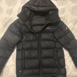 NY Peak Performance Vinterjacka - Peak performance M Frost Down Jacket Vinterjacka. 