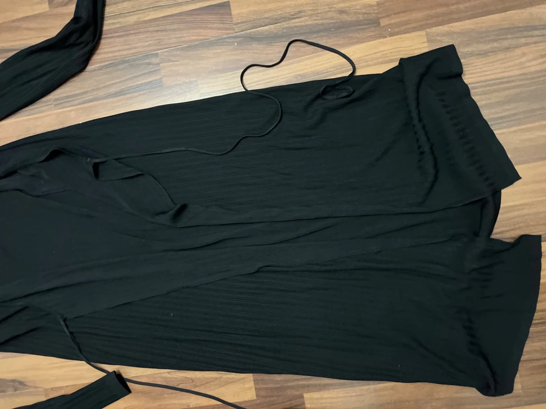 Svart omlottklänning från Lindex - 3