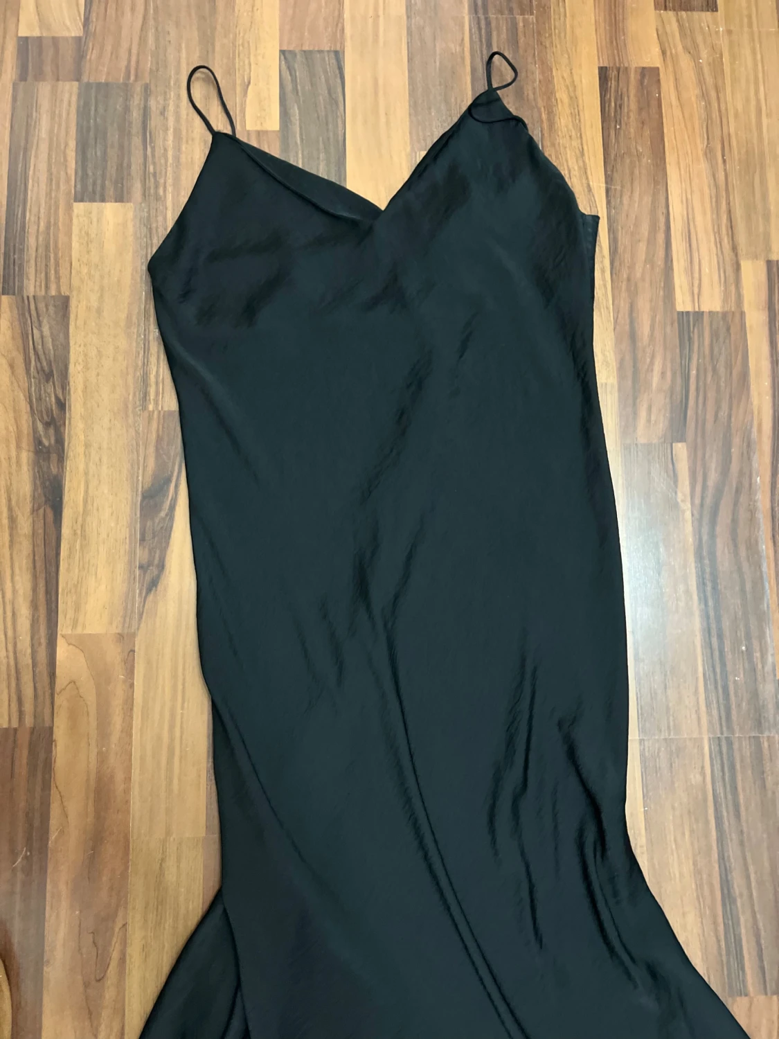 Svart långklänning från ASOS DESIGN - 2