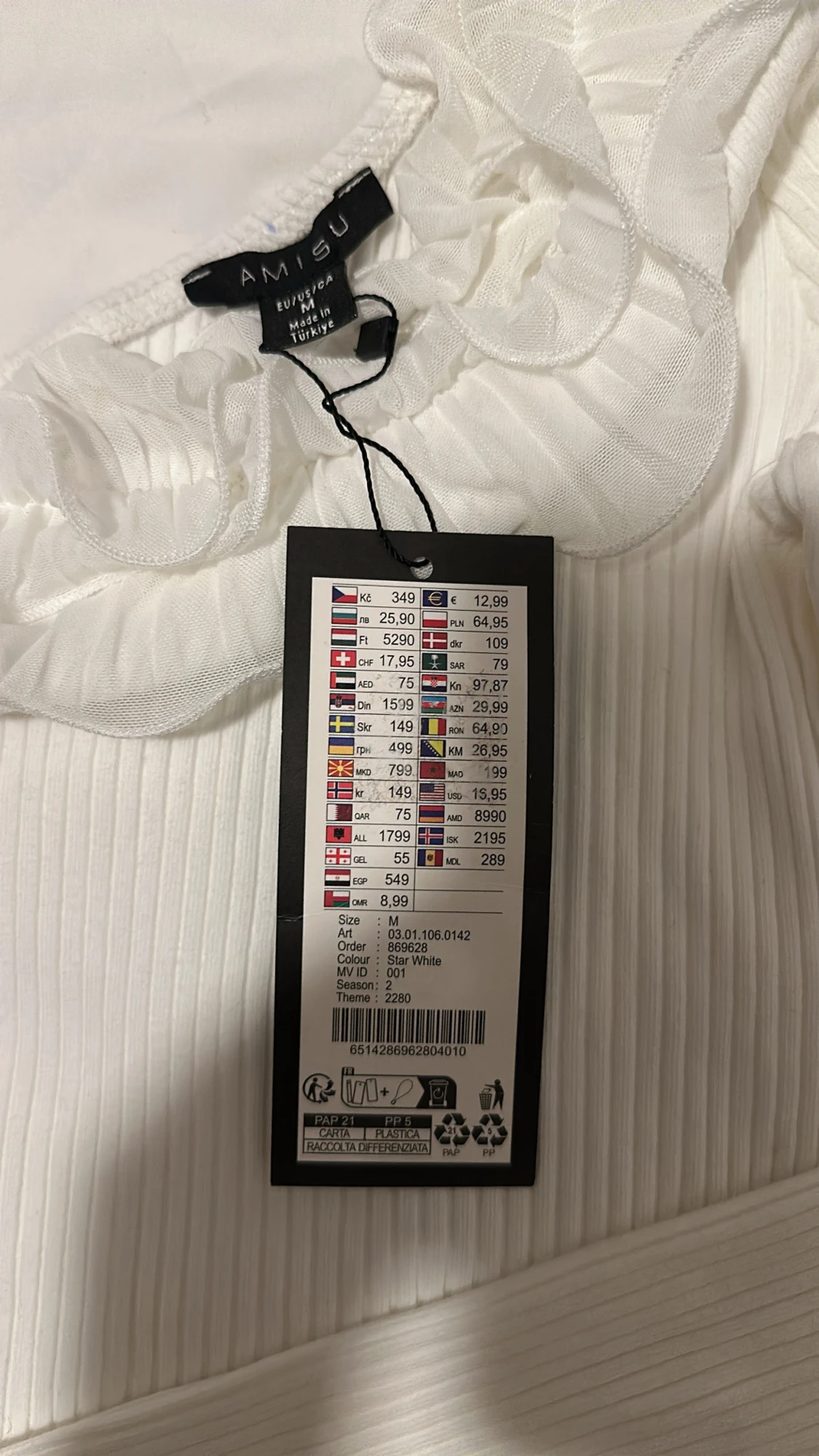 Vit oneshoulder topp med volang från Amisu - 2