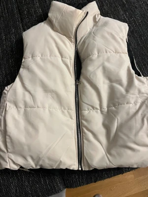 Väst  - Väst M storlek - vit - svart 