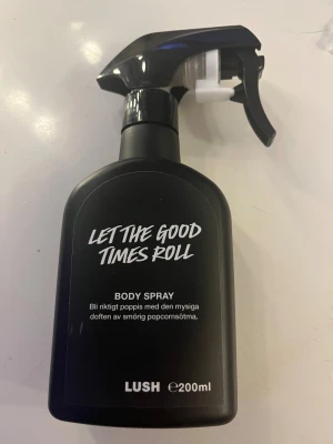 Lush let the good times roll - Säljer denna lush body mist som är lite mer än hälften kvar