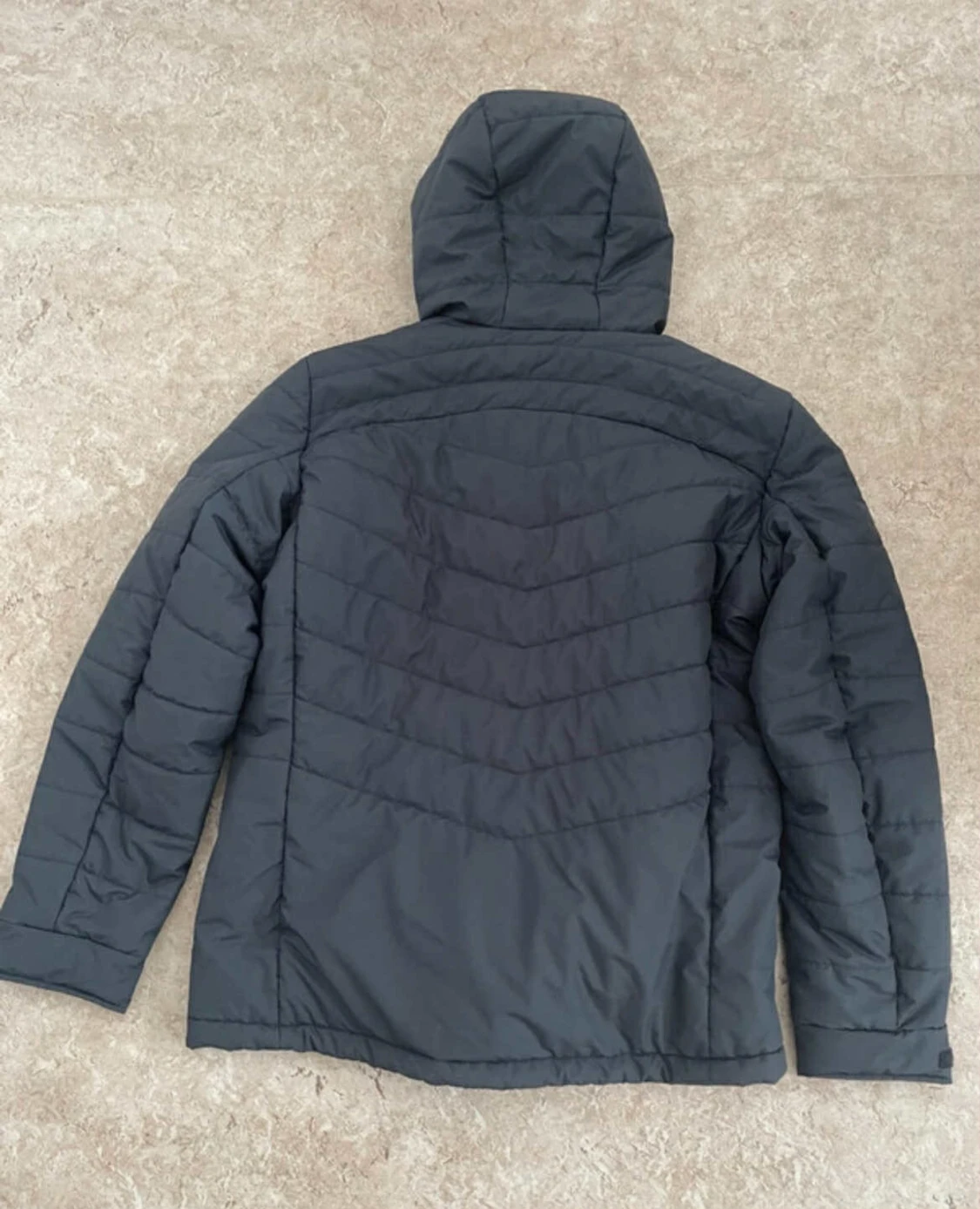 Svart quiltad Peak Performance jacka - 4