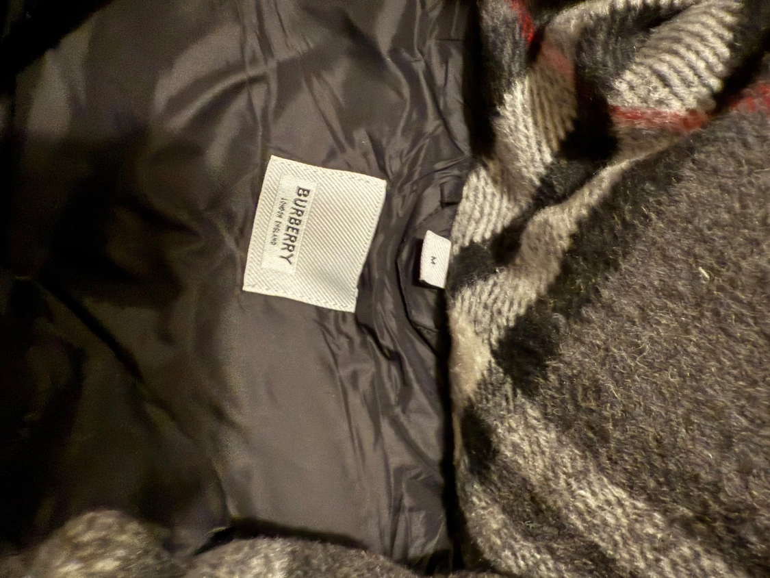 Svart pufferjacka från Burberry M - 2