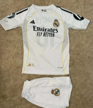 Real madrid dress! - Real madrid dress!