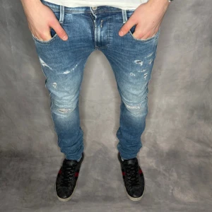 Replay anbass jeans  - As feta replay anbass jeans| W29 L34| Riktigt bra skick inga defekter| hör av er vid ytterligare frågor!