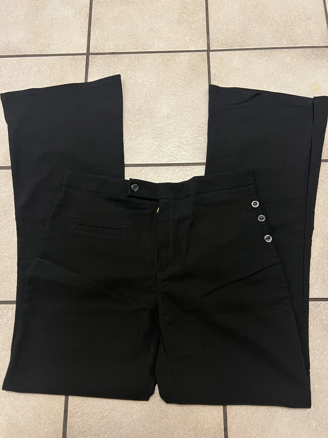 Stretchiga byxor bootscut storlek L, Midja 76-82 cm, oanvända - 2