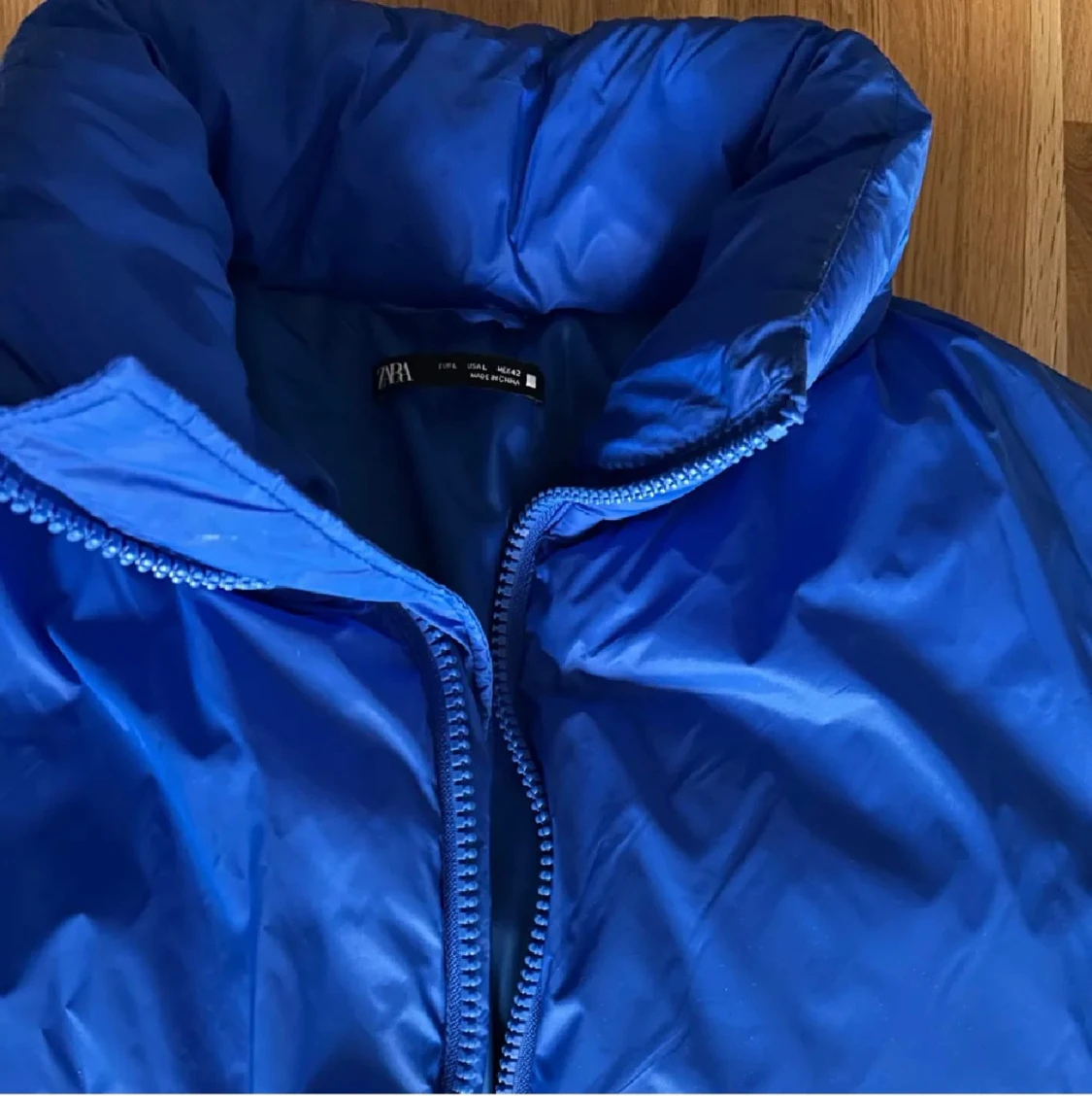 Blå pufferjacka från Zara - 2