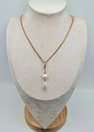 Handgjort halsband med pärlor  - Material-rostfritt stål 