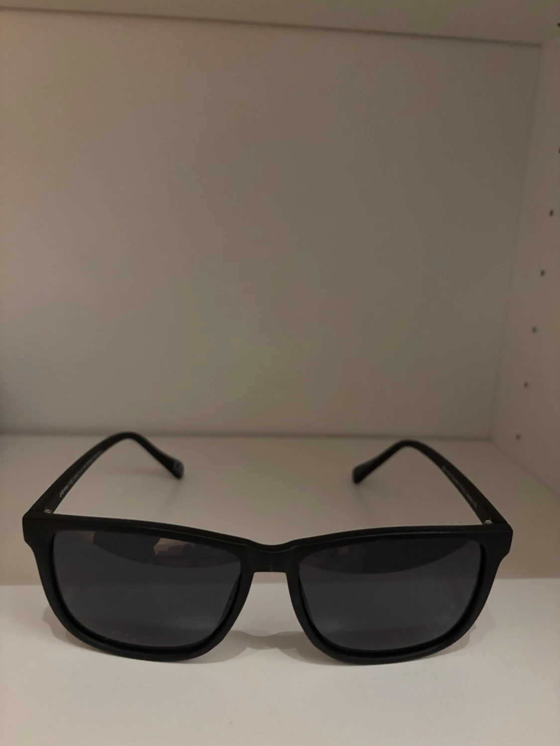 Svarta fyrkantiga solglasögon