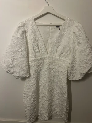 Showpo klänning  - Studentklänning från Showpo, helt ny med lapp säljer då den inte riktigt passade mig ❤️❤️