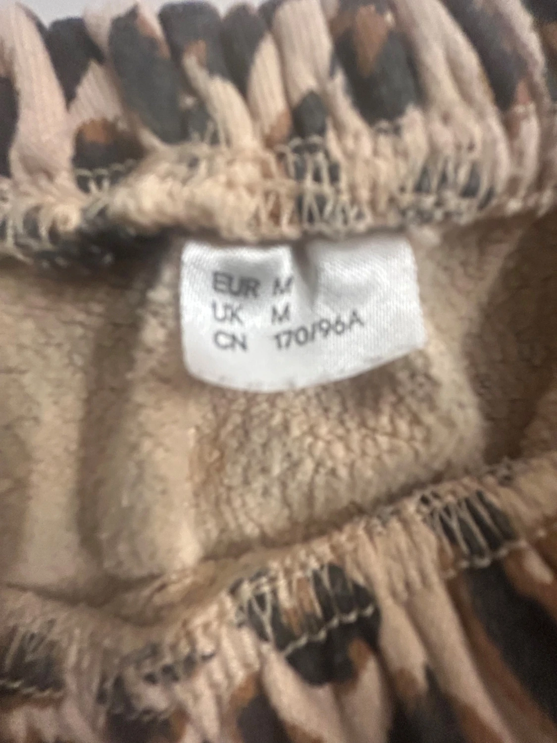 Leopardmönstrad offshoulder tröja M - 1