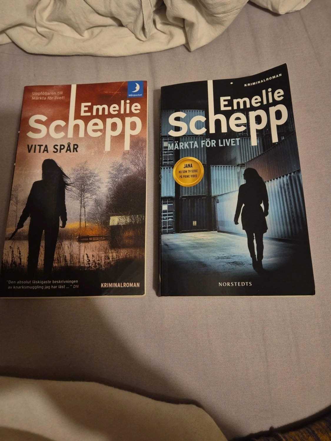 Två kriminalromaner av Emelie Schepp