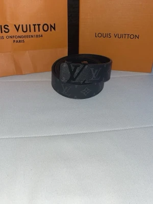 Svart bälte - Den är fin och bekväm 