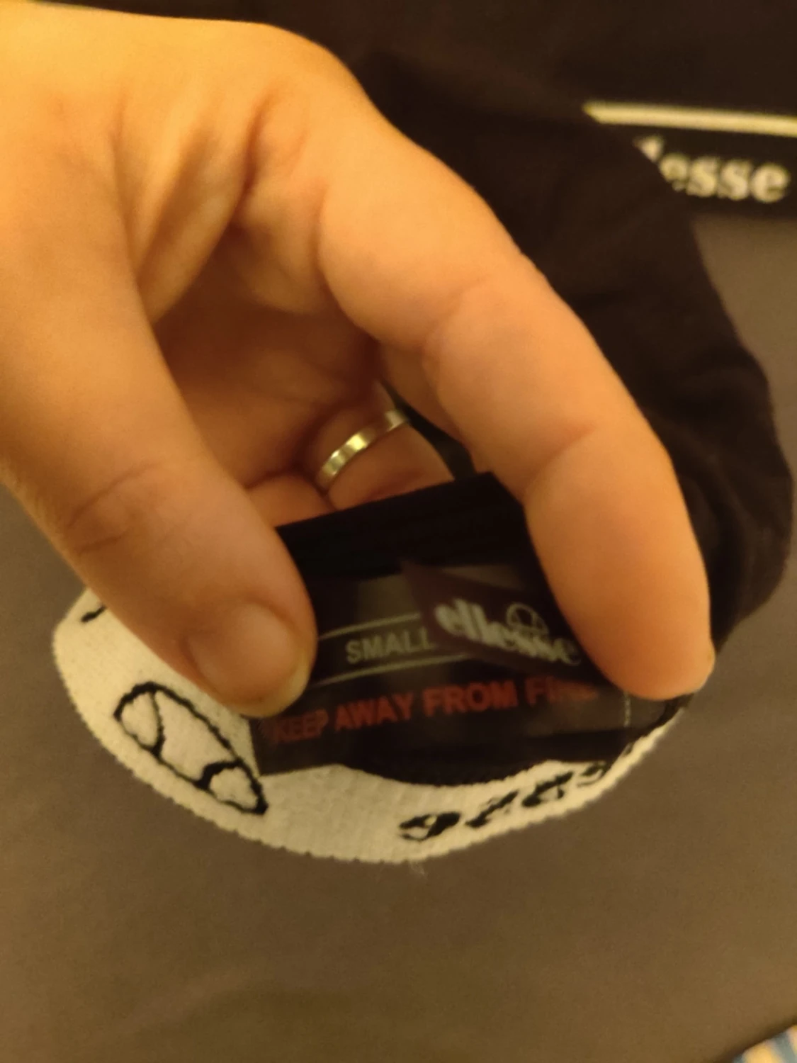 Svarta bralettes från Ellesse - 2