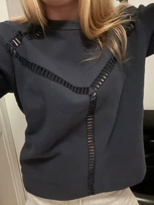 & other stories tröja med detaljer - Superfin tröja med mycket bra material! ❤️