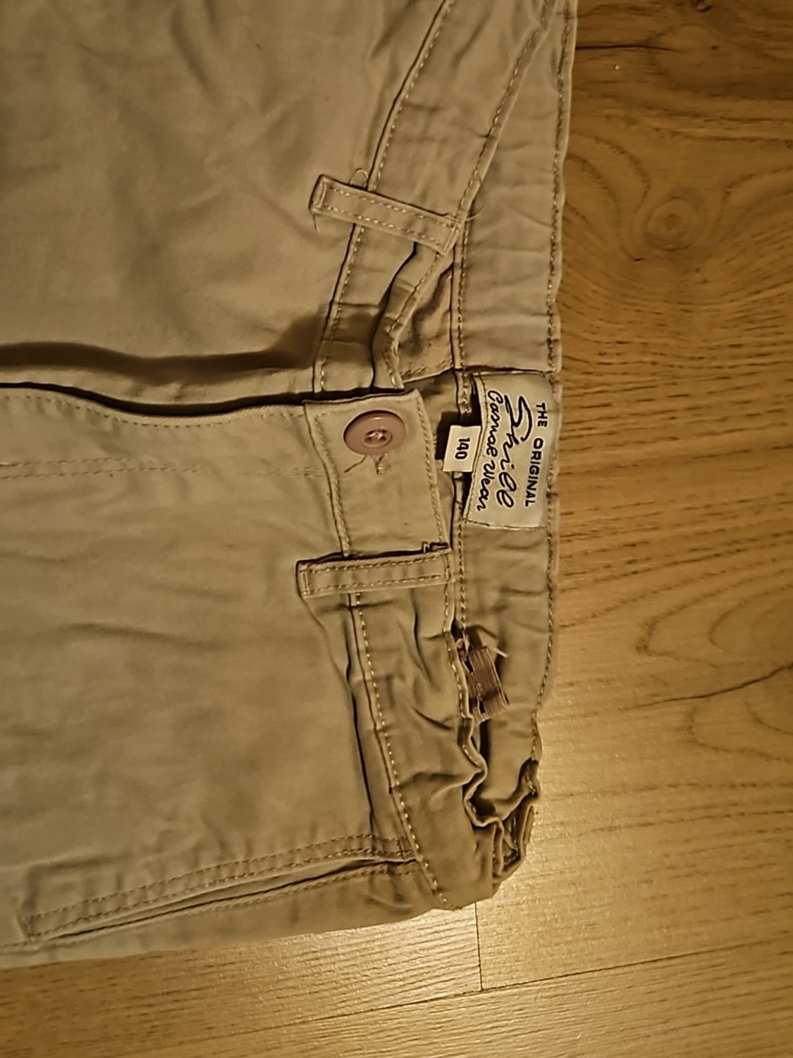 Beige chinos från Crocodile Wear - 1
