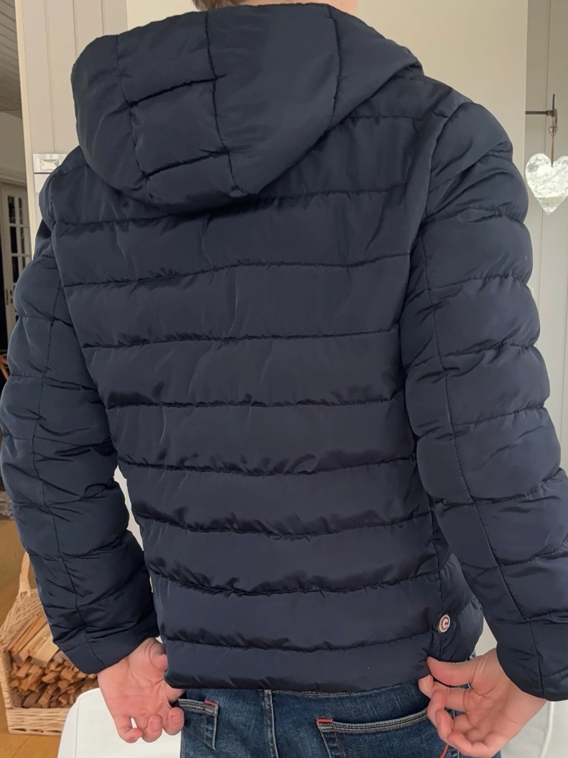 Mörkblå pufferjacka med huva - 1