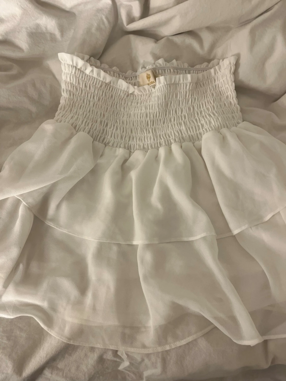 Vit volangkjol från Chelsea