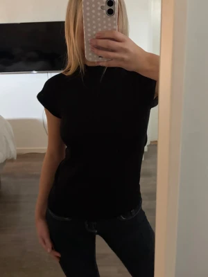 Polotröja - Säljer denna toppen som har en liten högre krage!💕