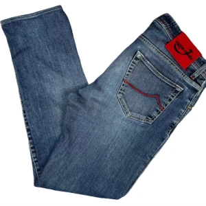 Jacob Cohën 622 C - Schyssta Jacob Cohëns i storlek 33. Nypris 5000