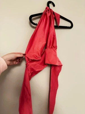 Rosa halterneck från gina - Fin men användt skick, kan finnas nån noppra