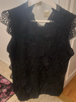 Svart blus  - Svart blus storlek S
