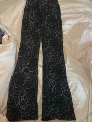  leopard jeans - trendig