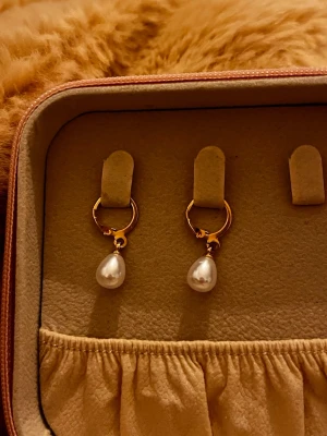 Pärlörhängen  - Rostfritt stål. Egengjorda 