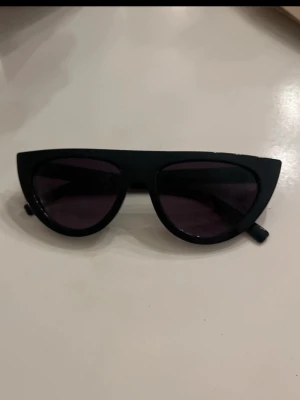 Solglasögon  - Helt nya solglasögon😍😎