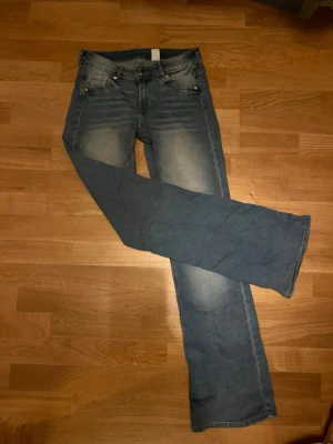 Lowaist bootcut Jeans  - Lowaist jeans washed bootcut jeans 