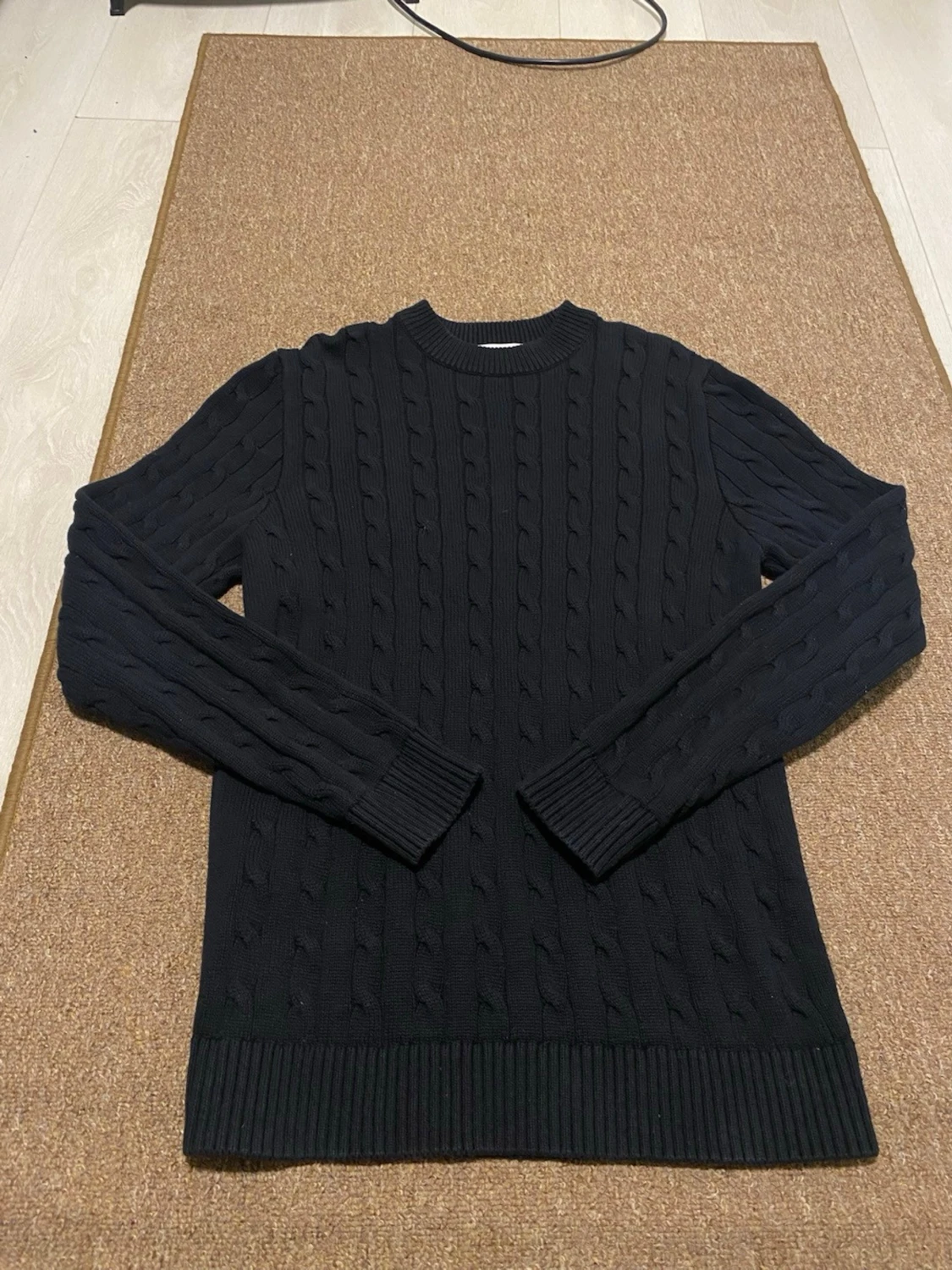  Kabel stickad tröja - 1
