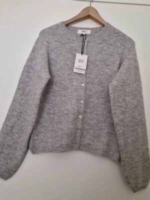 Gina Tricot grå stickad kofta S - Ny kofta från Gina i stl S. Alpaca blend