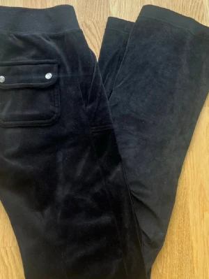  Juicy Couture byxor xs - Fina juciy byxor storlek xs! Inga defekter eller nått sånt!❤️