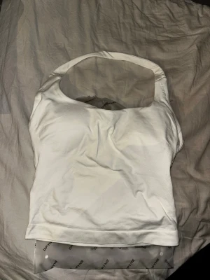 Dfyne halterneck topp - Helt ny