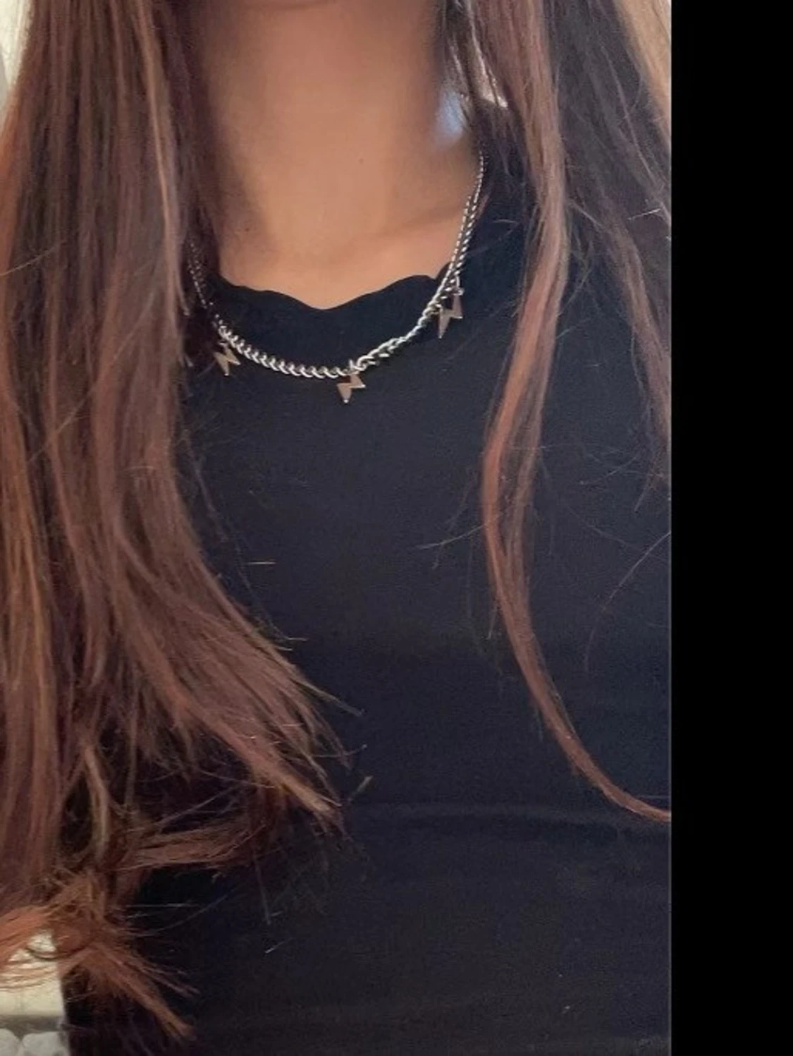 Silvrigt halsband med blixtrar - 1