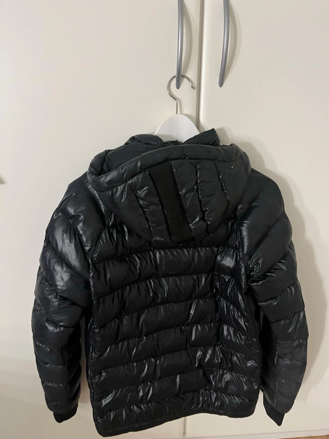 Svart peak jacka stl 170  - 1