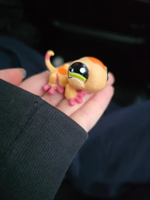Littlest pet shop - Jättegullig Littlest pet shop ödla, hasbro  Finns fler i min profil för samfrakt. Jag har ca 200 st kvar så följ för att få notis när jag lägger upp.